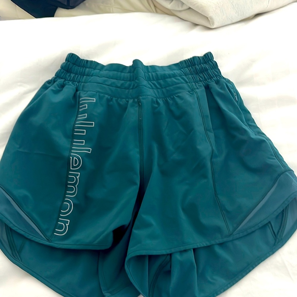 2022 limited addition lululemon hotty hot